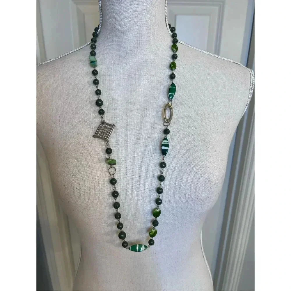 Rare Vintage Unmarked Green Jade Beads Glass Costume Jewelry Necklace 17”